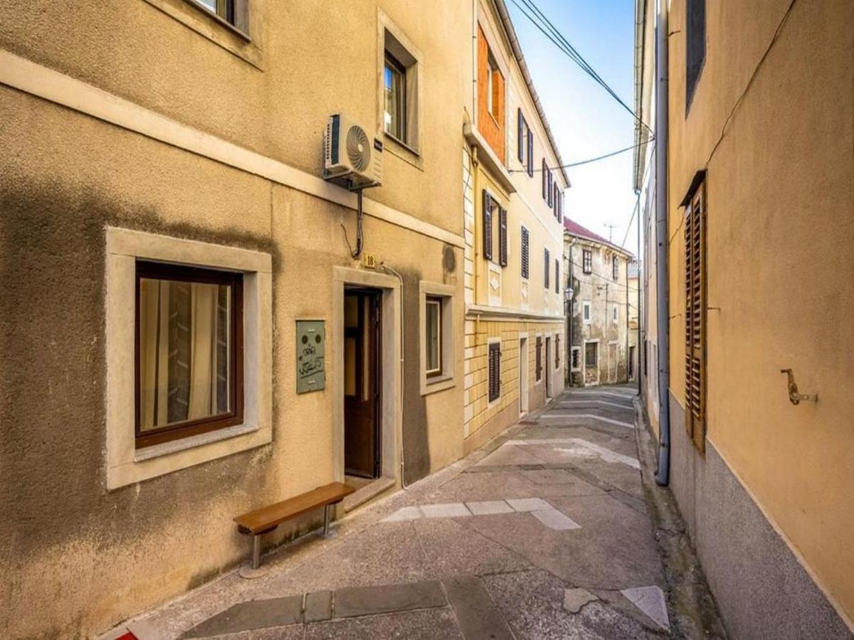 Apartment Senj Сен Екстериор снимка