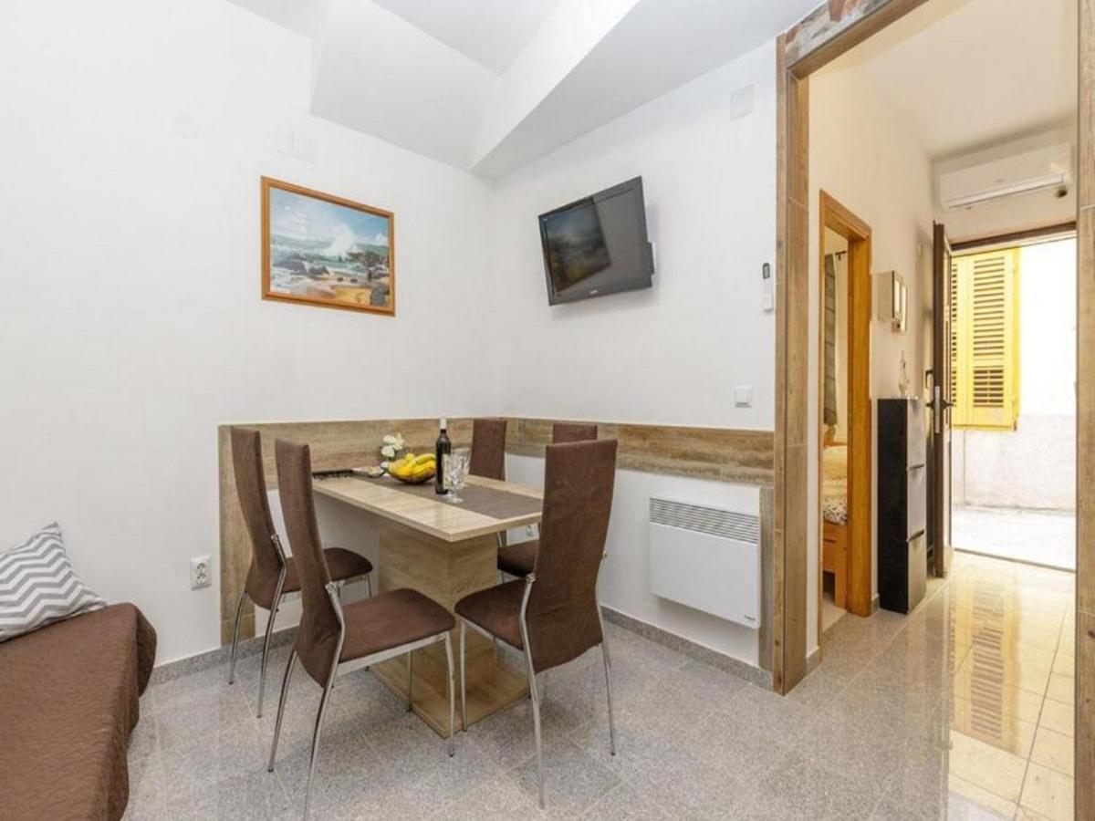 Apartment Senj Сен Екстериор снимка