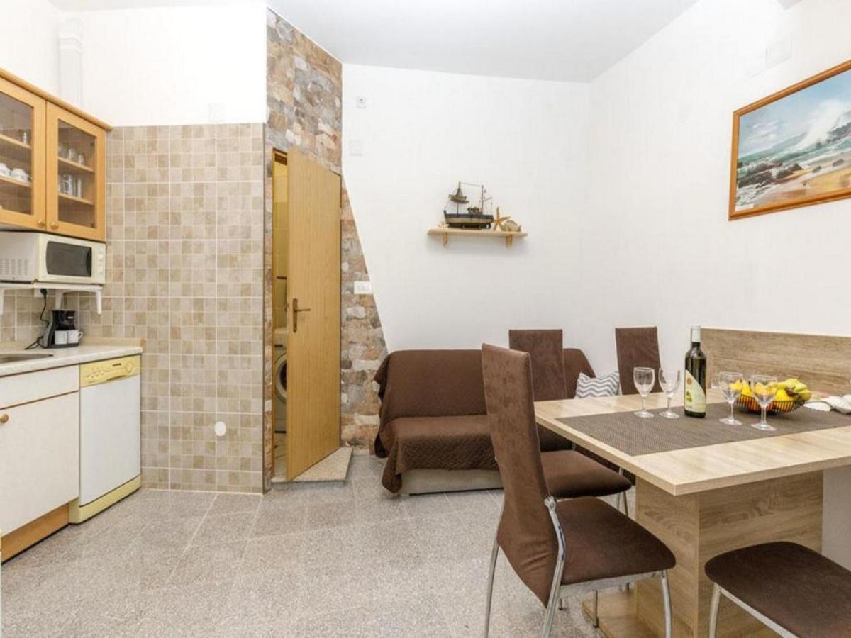 Apartment Senj Сен Екстериор снимка