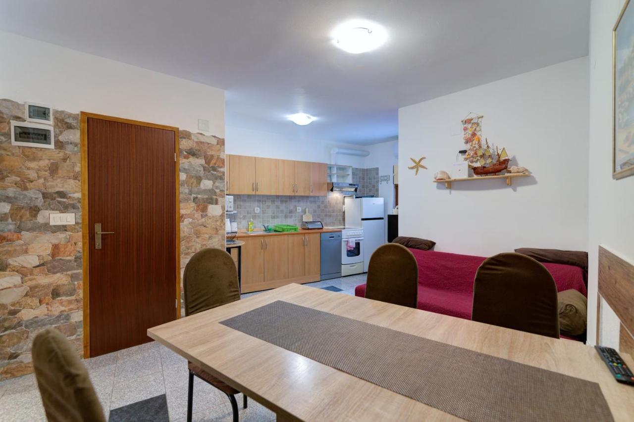 Apartment Senj Сен Екстериор снимка